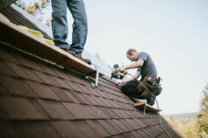 Local Roofers in Loch Lynn Heights, MD
